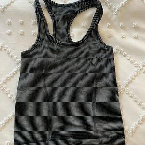 Size 2 lululemon top